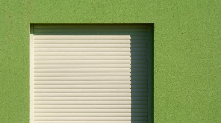 roll-up garage door